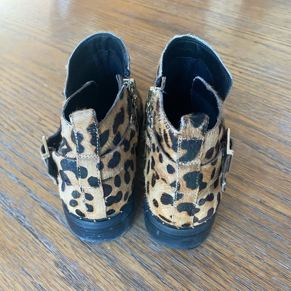 Steven by Steve Madden Cain Leopard Print Clio Ankle Flat Booties Size 8.5 - Picture 7 of 12